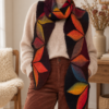 SORINA handgestrickter Schal mit buntem Blattmuster